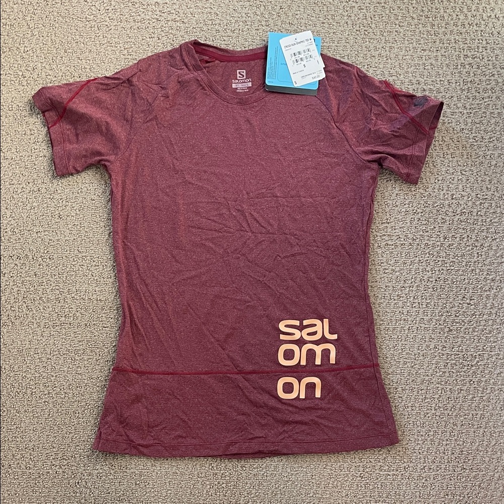 Salomon Cross Run Graphic Tee Women’s Small Cabernet Active Skin NWT
